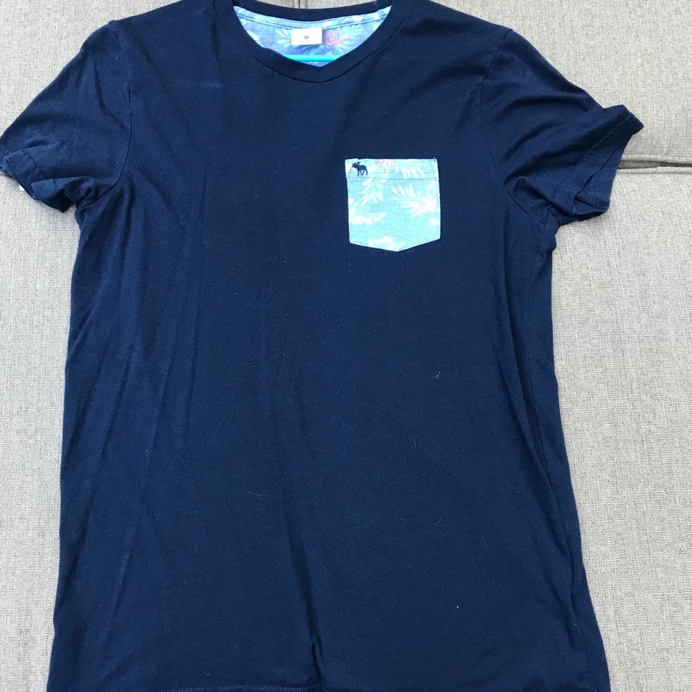 Blue Abercrombie and fitch t shirt